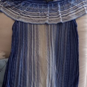 Offshoulder blue top